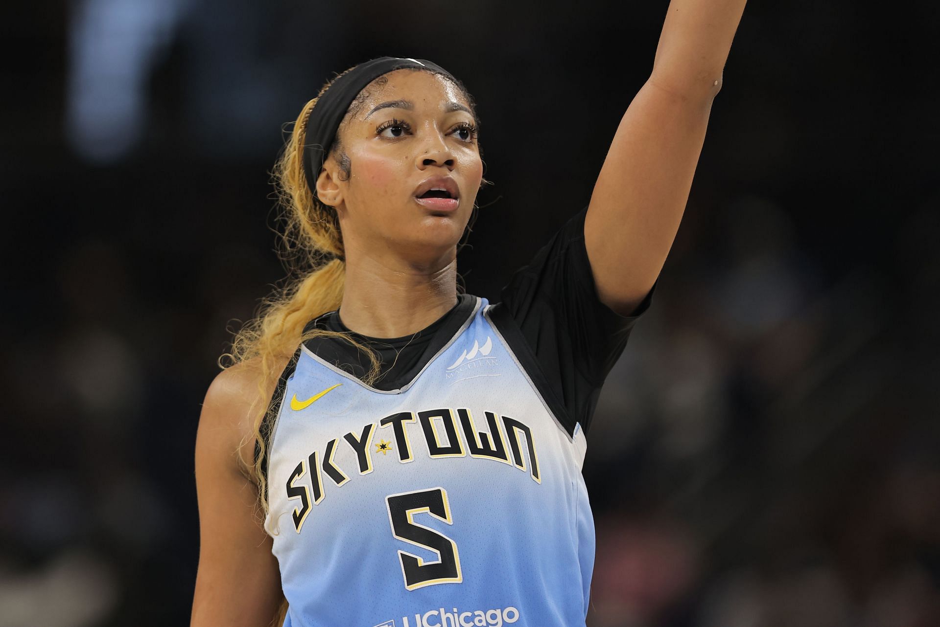"Unlimited potential" - Napheesa Collier's husband Alex Bazzell lauds Angel Reese's grind as Chicago Sky star lights up orange carpet at WNBA All-Star