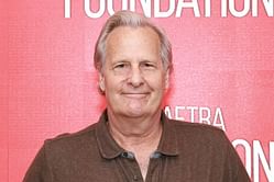 "I hope you're losing tons of money" — Jeff Daniels blasts Trump voters and blames them for the economic fallout