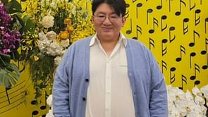 Bang Si-hyuk to face class action lawsuit over alleged fraudulent trading; HYBE delisting concerns raised