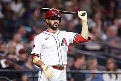 "Eugenio Suarez's value just plummeted" - Fans gutted as MLB's most coveted trade chip exits game following scary HBP