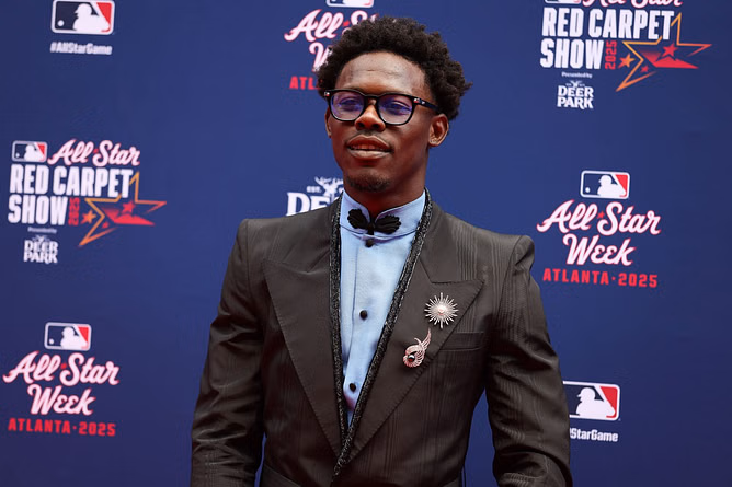 "Get her a stylist asap" - Fans slam Jazz Chisholm Jr.’s companion's outfit choice at MLB All-Star red carpet