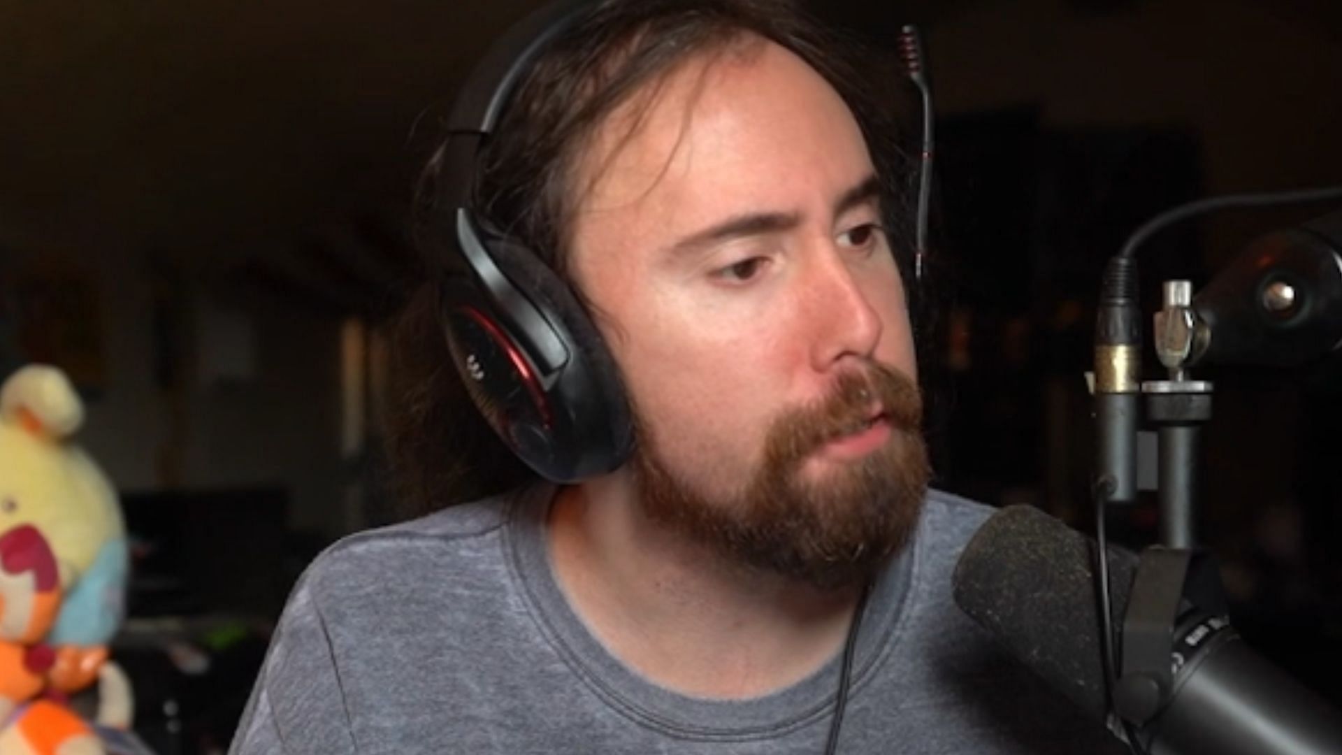 Asmongold reacted to the recent update to the multistreaming policies on Twitch (Image via zackrawrr/Twitch)