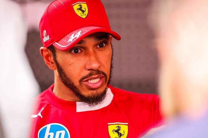 "Had me worried for a second" Lewis Hamilton delivers hilarious response to "BREAKING" online post
