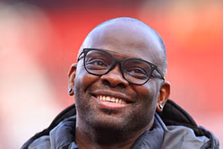 “It’s like he’s playing against himself” - Louis Saha explains why he’s upset with 25-year-old Manchester United star