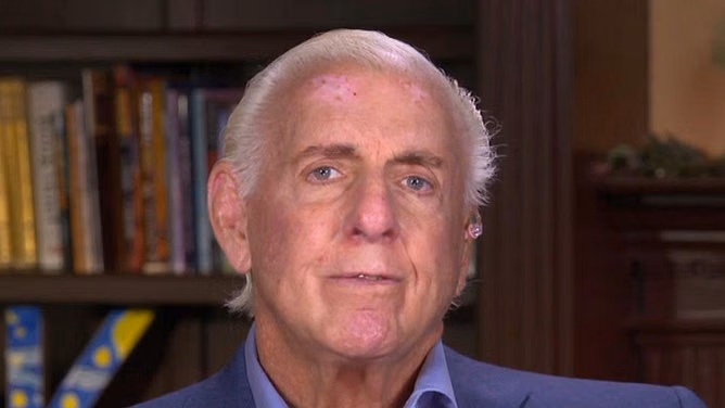 Ric Flair breaks down in tears and says what Hulk Hogan secretly said to him