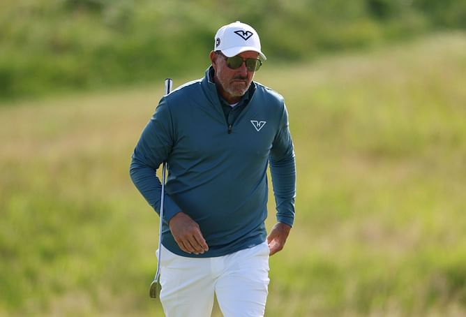 Phil Mickelson eclipses $50M-worth golf icon in major championship record