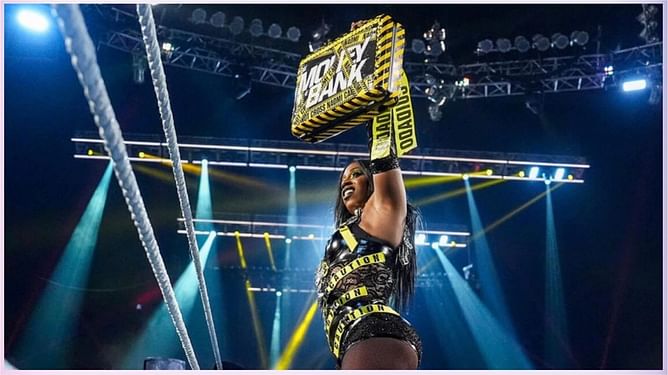 BREAKING: Naomi is WWE Women's World Champion