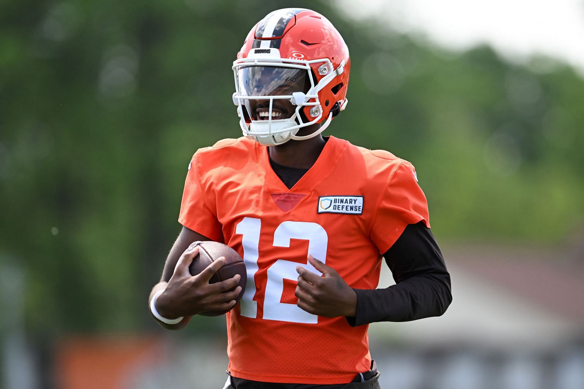Drake seemingly brings Shedeur Sanders' swag to hip-hop with Browns QB's signature celebration move in new single “What Did I Miss?”