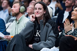 Caitlin Clark makes hard decision on loyalty with special gesture for boyfriend Connor McCaffery