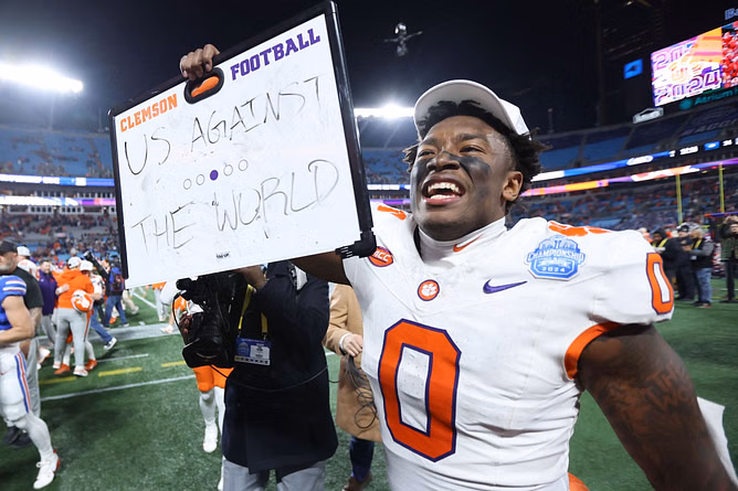 Insider notes on top 12 WR/TE prospects of 2026 draft class: Max Klare's grade, Antonio Williams' projection, and more