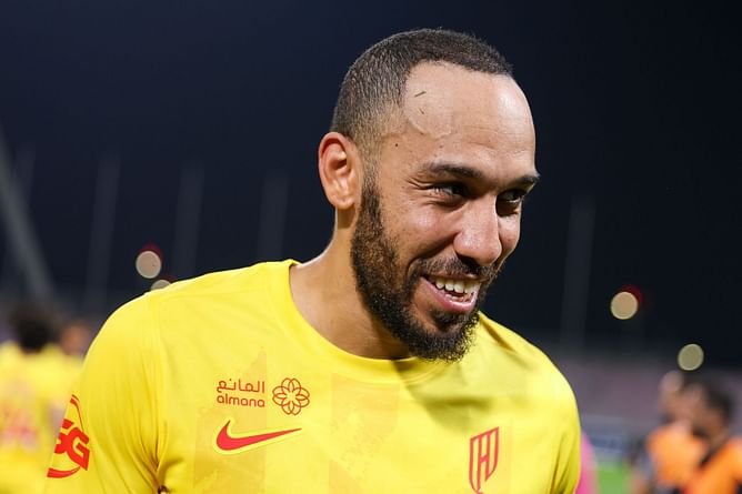 “I’m bored, give me a f**king ball man” - Aubameyang reacts as he continues to wait to make return to Europe official with former club