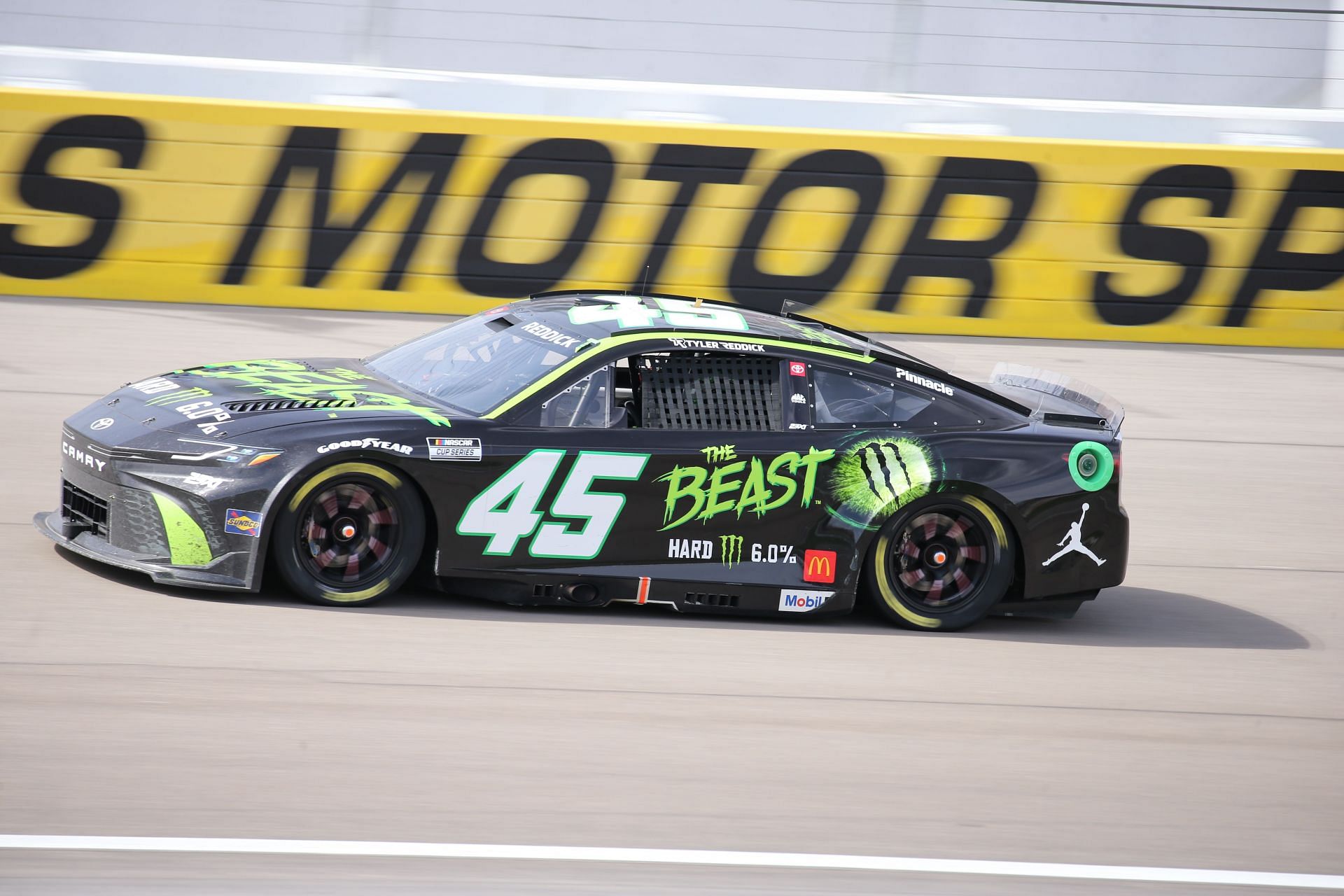 AUTO: MAR 16 NASCAR Cup Series Pennzoil 400 - Source: Getty