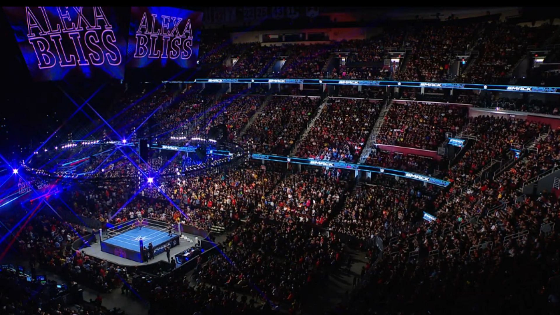 The WWE SmackDown crowd was packed (Credit: WWE SmackDown)