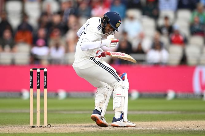 Shubman Gill cops nasty blow to his finger off Ben Stokes' bowling on Day 5 of ENG vs IND 2025 4th Test [Watch]
