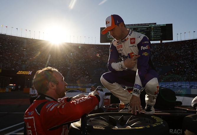 “I thought I was gonna win”: Chase Briscoe reacts to battling JGR teammate Denny Hamlin at Dover