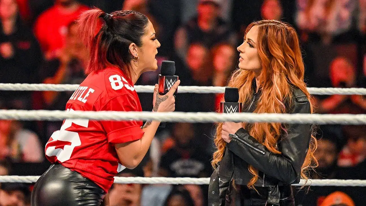 AEW star spotted with Bayley and Becky Lynch in new photo