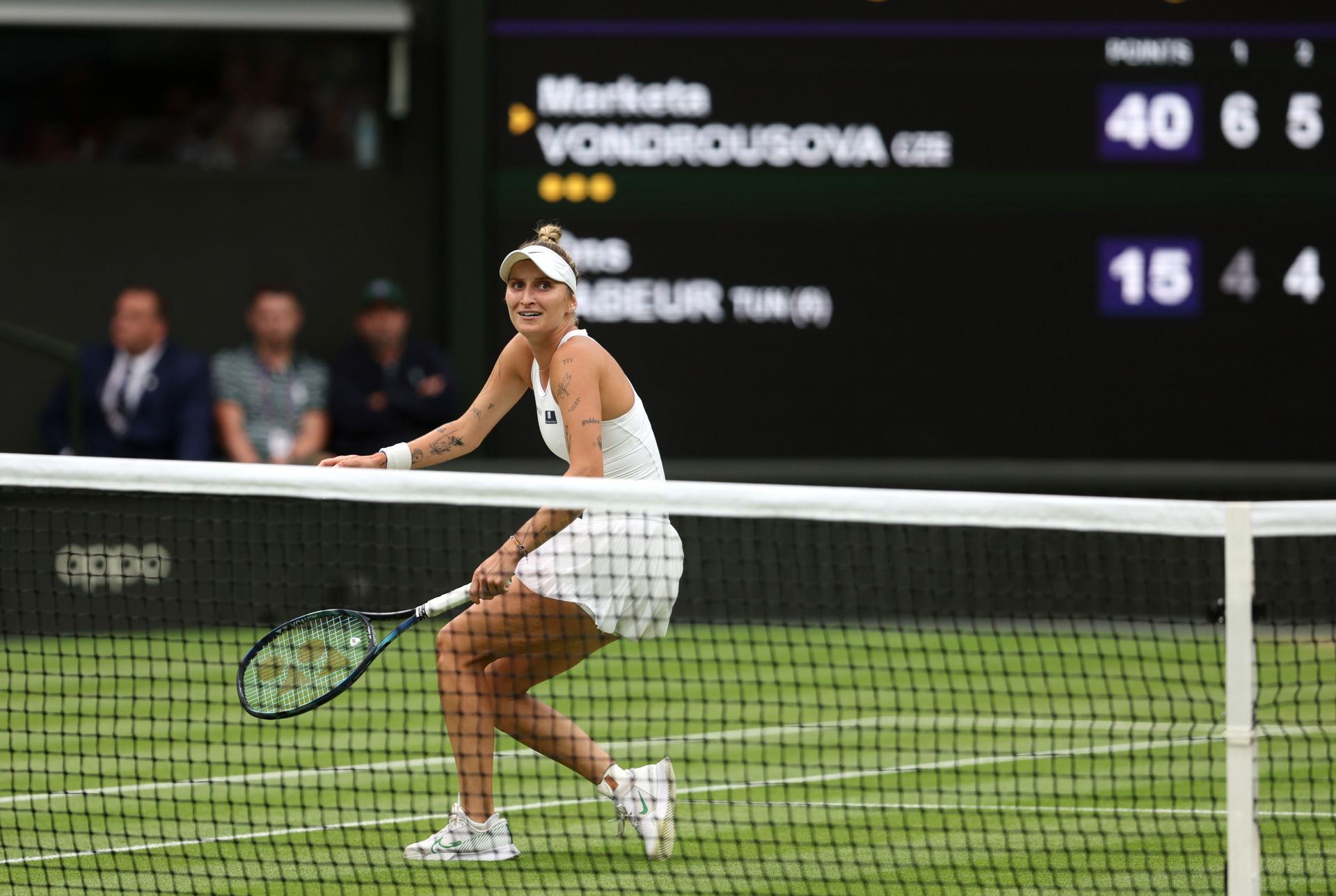 Vondrousova lifted the Wimbledon trophy in 2023. (Source: Getty)