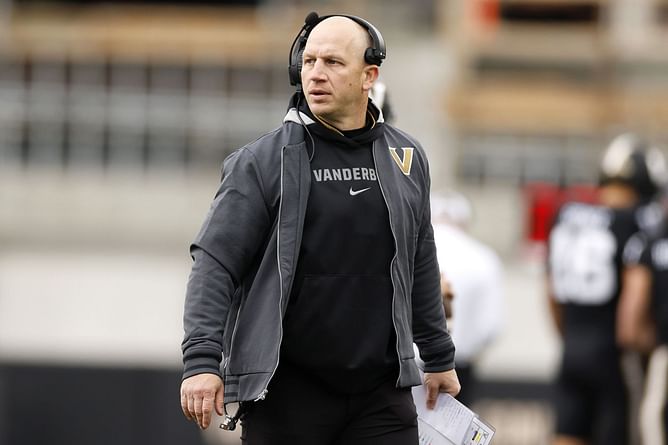 "Does he realize the Liberty Bowl is in January?" - CFB fans brutally troll Clark Lea over bold playoff aspirations for Vanderbilt