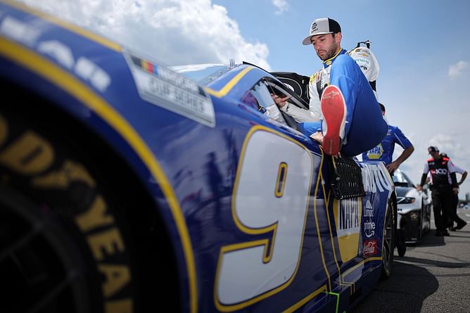 “It’s not all sunshine and rainbows”: Chase Elliott makes feelings clear on HMS pit road blunder at Dover