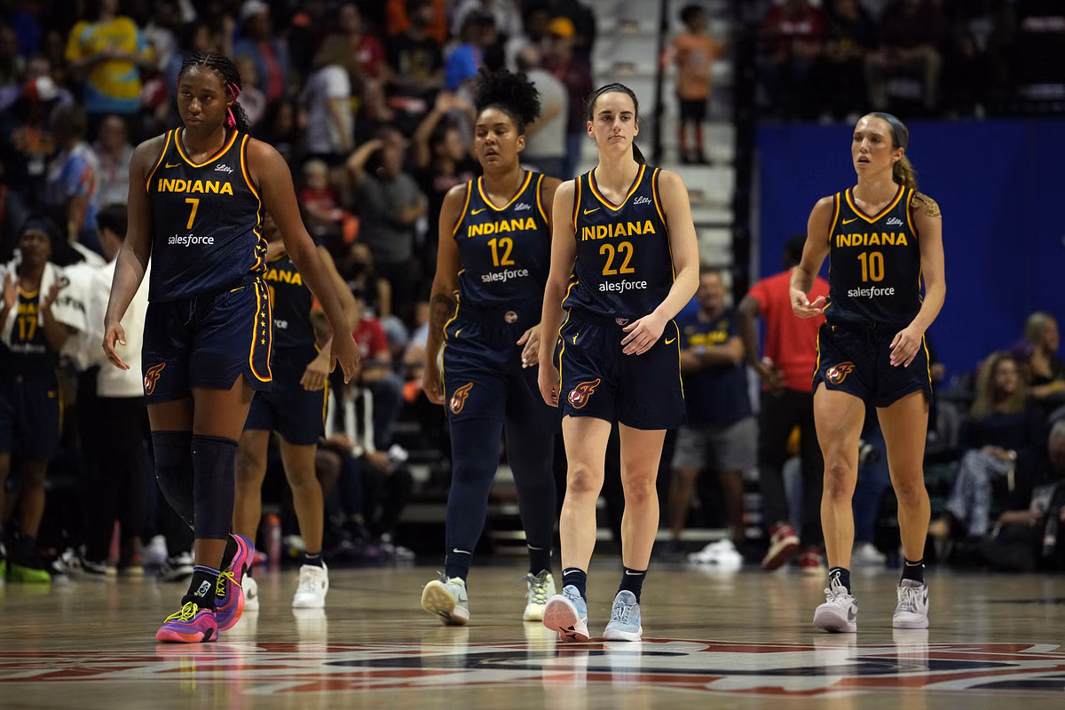 Massive injury scare for Indiana Fever as Caitlin Clark's $197,100 teammate helped off court with brutal blow