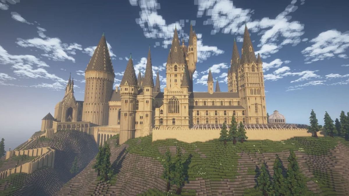 Minecraft fan showcases incredible Hogwarts Castle from Harry Potter series