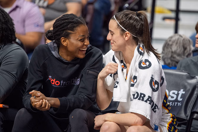 “If only they didn’t get DB”: Fever fans react as Caitlin Clark seemingly sends “miss you” message to $90,000 ex-teammate