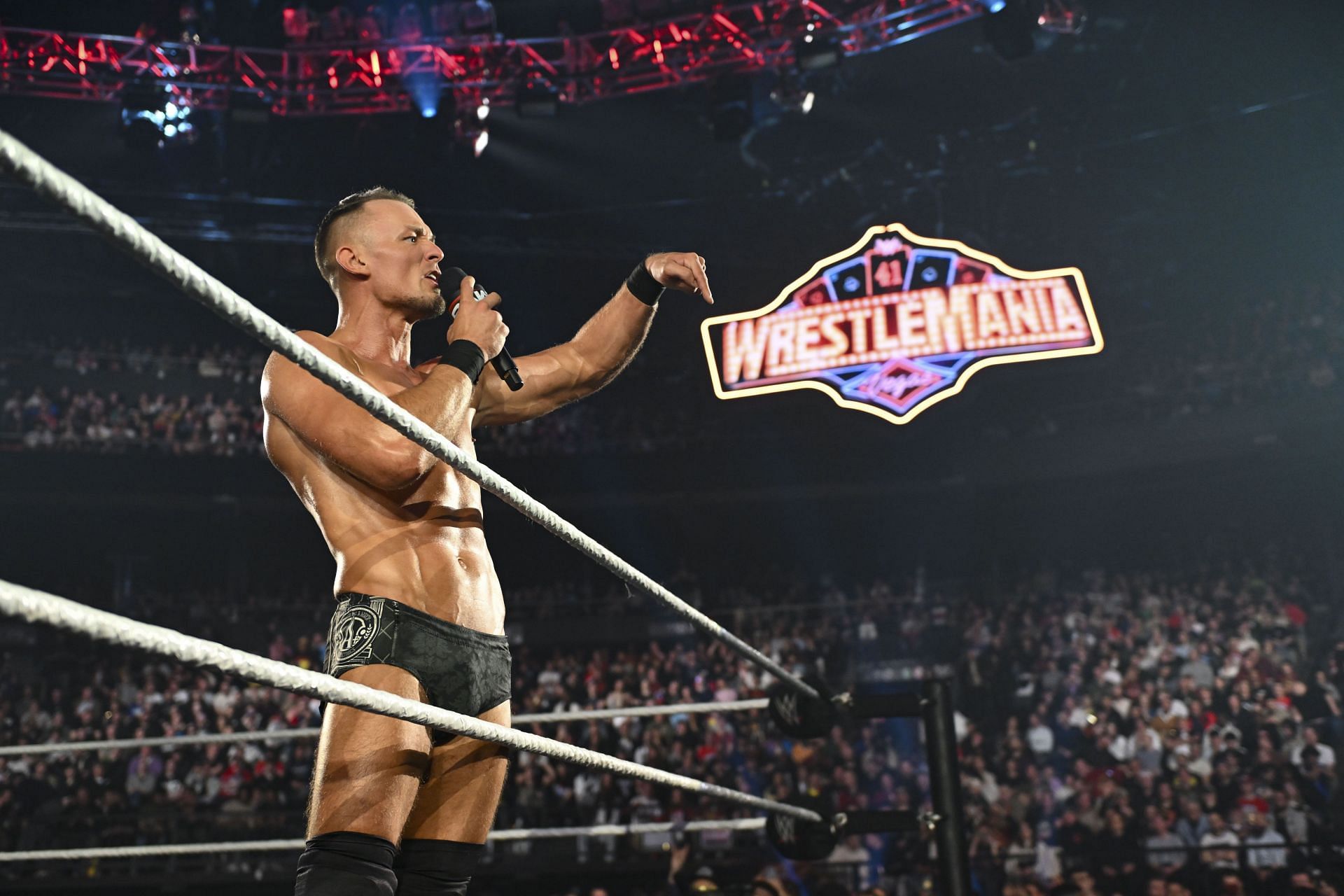 Monday Night RAW - Source: Getty