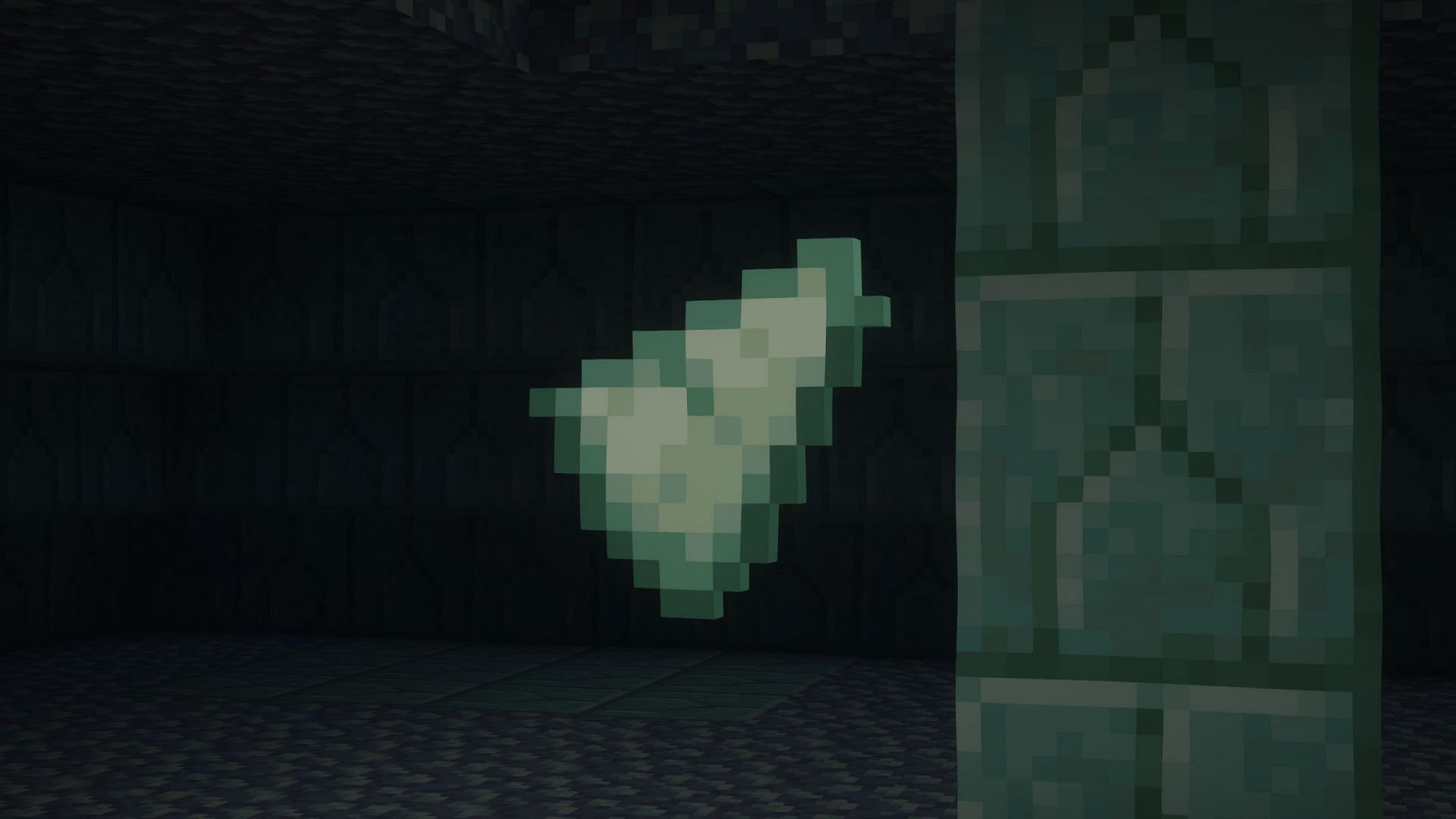 Prismarine shards are the most common item to loot in the structure (Image via Sportskeeda Gaming || Mojang Studios)