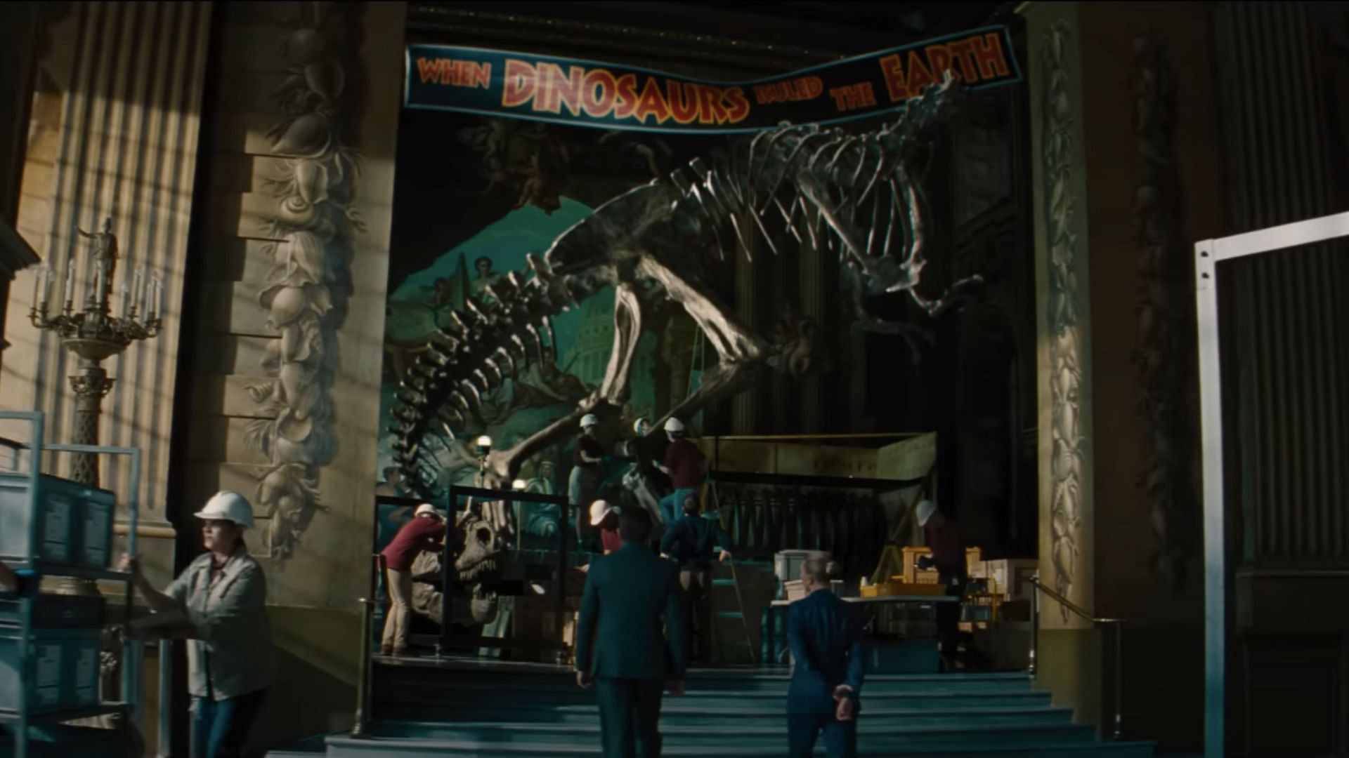 The banner appears in the original film (Image via YouTube/ Universal Pictures)