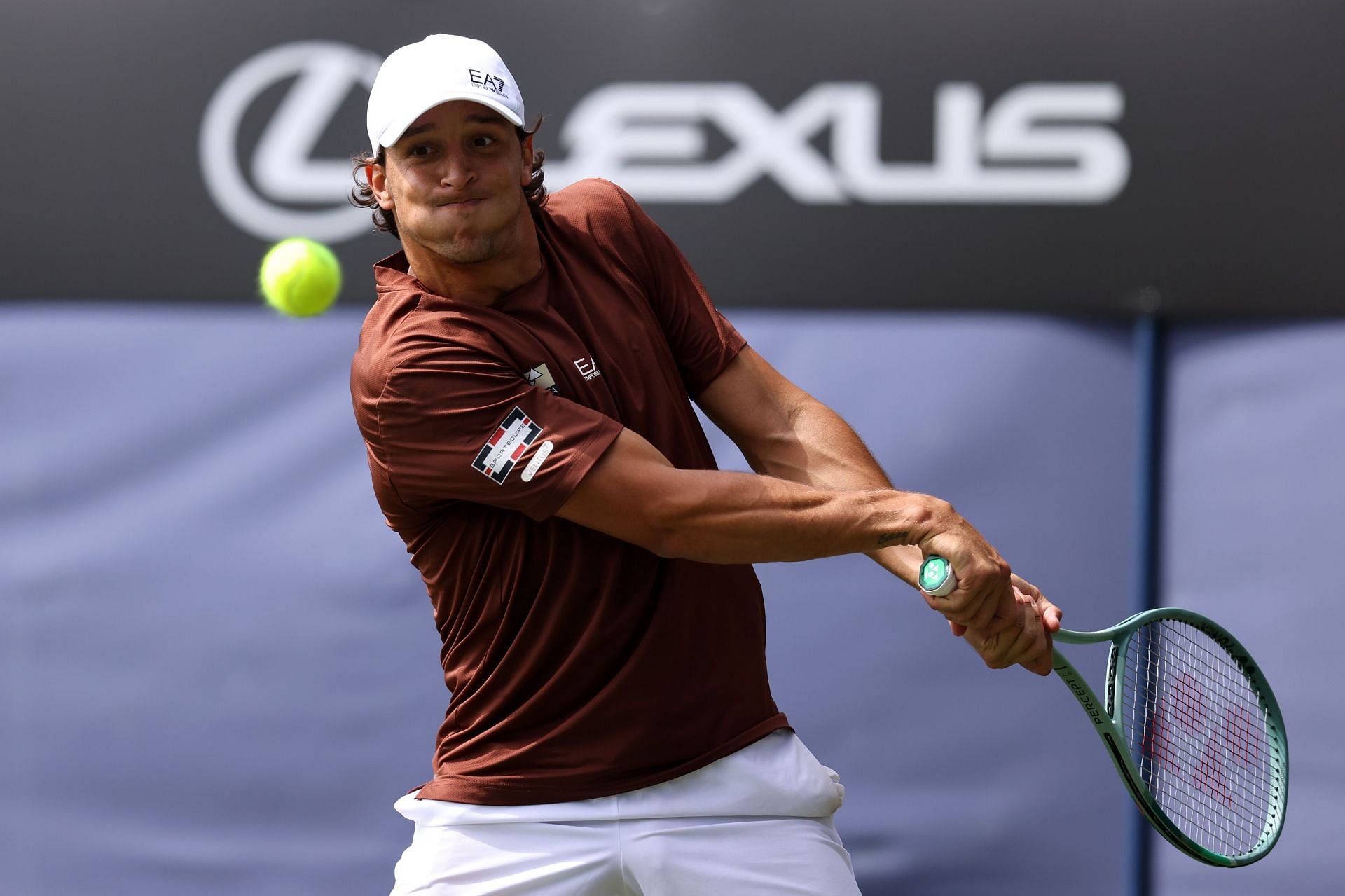Luciano Darderi hits a backhand | Image Source: Getty