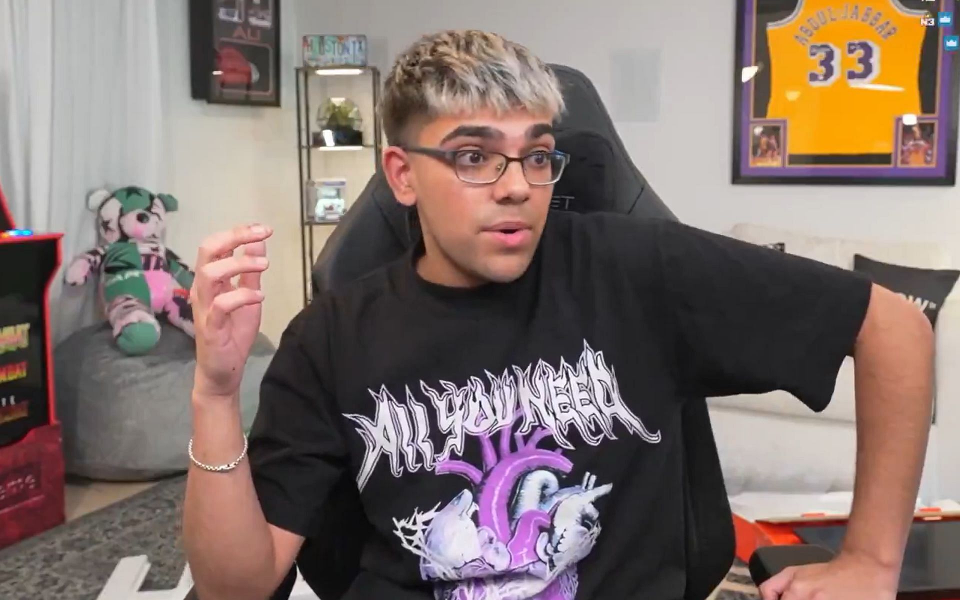 &quot;Twitch is way better than Kick&quot;: Fans react as N3on claims Twitch gave him an exclusive 70-30 livestreaming contract