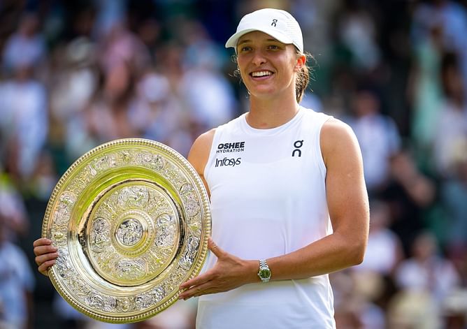 "This witchcraft needs to be studied" - Tennis world in shock over fan correctly predicting Iga Swiatek's Wimbledon win year after Krejcikova prophecy