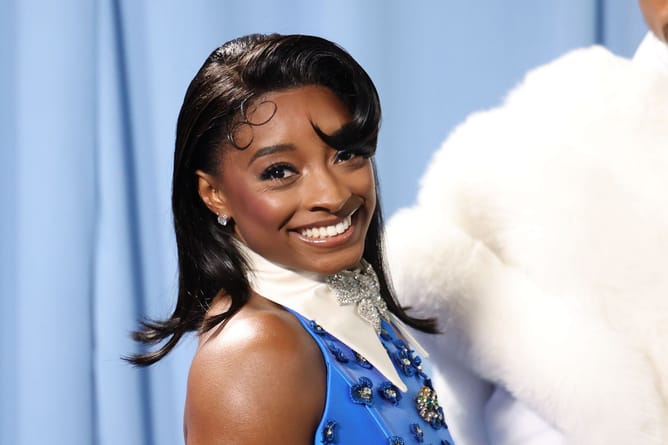 Simone Biles shows off her beach "fit" while vacationing in British Virgin Islands