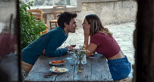 The first look of The Map That Leads to You showcases a promising chemistry between KJ Apa and Madelyn Cline