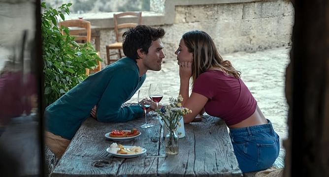 The first look of The Map That Leads to You showcases a promising chemistry between KJ Apa and Madelyn Cline