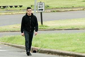 How many seasons of Mr. Robot are there? Details explored