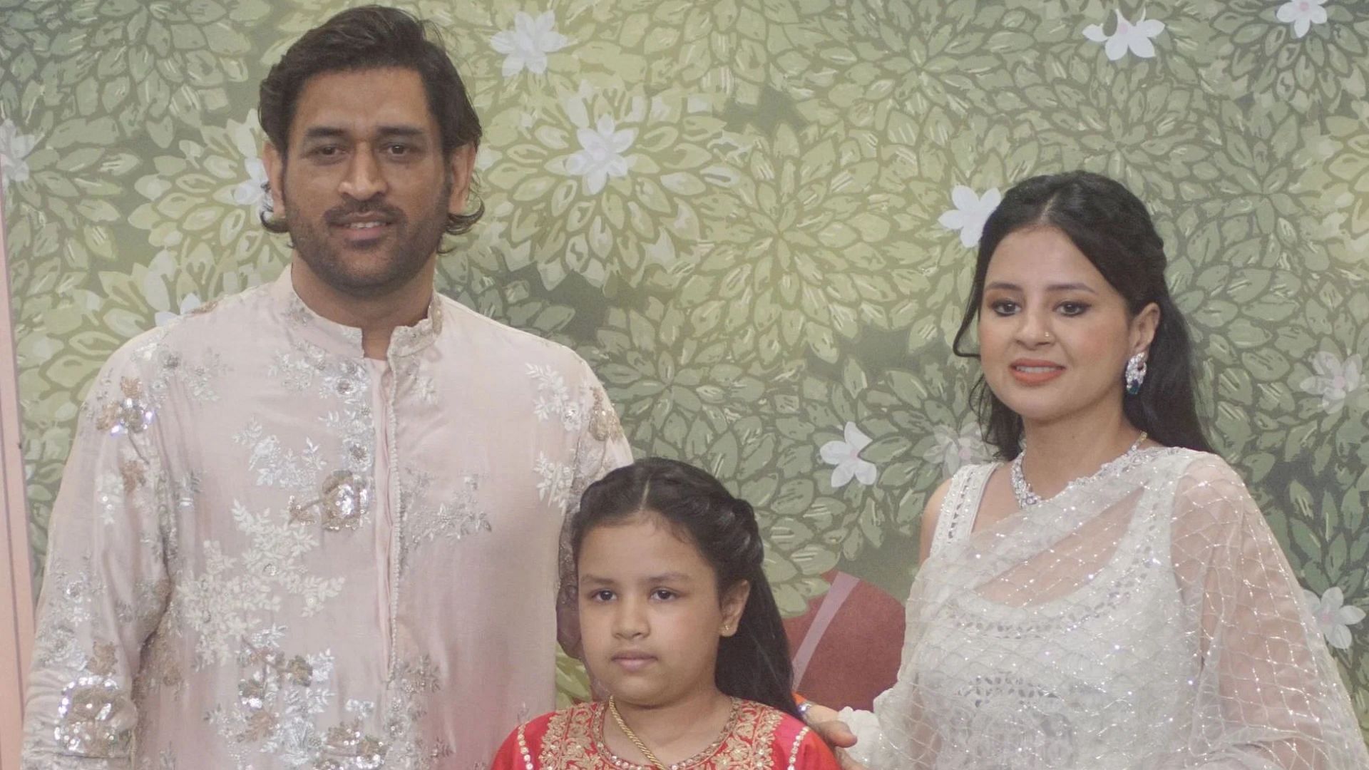 MS Dhoni with wife Sakshi and daughter Ziva (Image Credits: Getty)