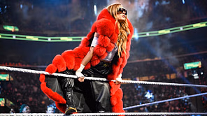 WWE Superstar claims Becky Lynch understands their faction's decision to betray former champion