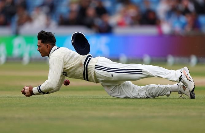 IND vs ENG: पहले टेस्ट में कैच टपकाने के चलते यशस्वी जायसवाल के खिलाफ हुआ एक्शन! टीम मैनेजमेंट ने लिया ये फैसला; जानें पूरा मामला
