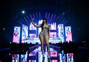 "She lowkey hates that man" — Internet reacts to one of Beyoncé's dancers doing Nicki Minaj's viral High School pose during the Cowboy Carter tour