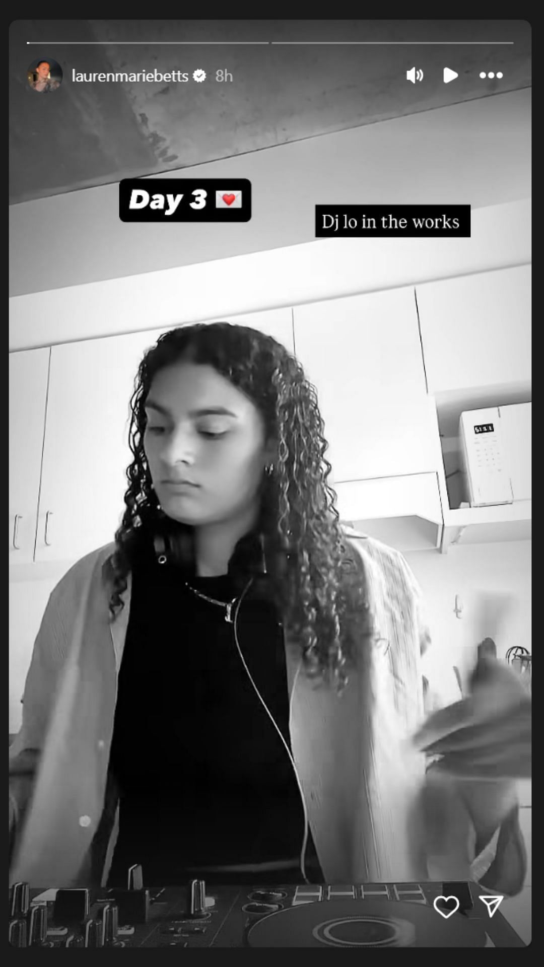 Screenshot via Instagram (@laurenmariebetts/IG)