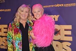 "Everything was going great until empty chair got in the way" — JoJo Siwa's mother Jessalynn Siwa shares video of singer dancing with Chris Hughes