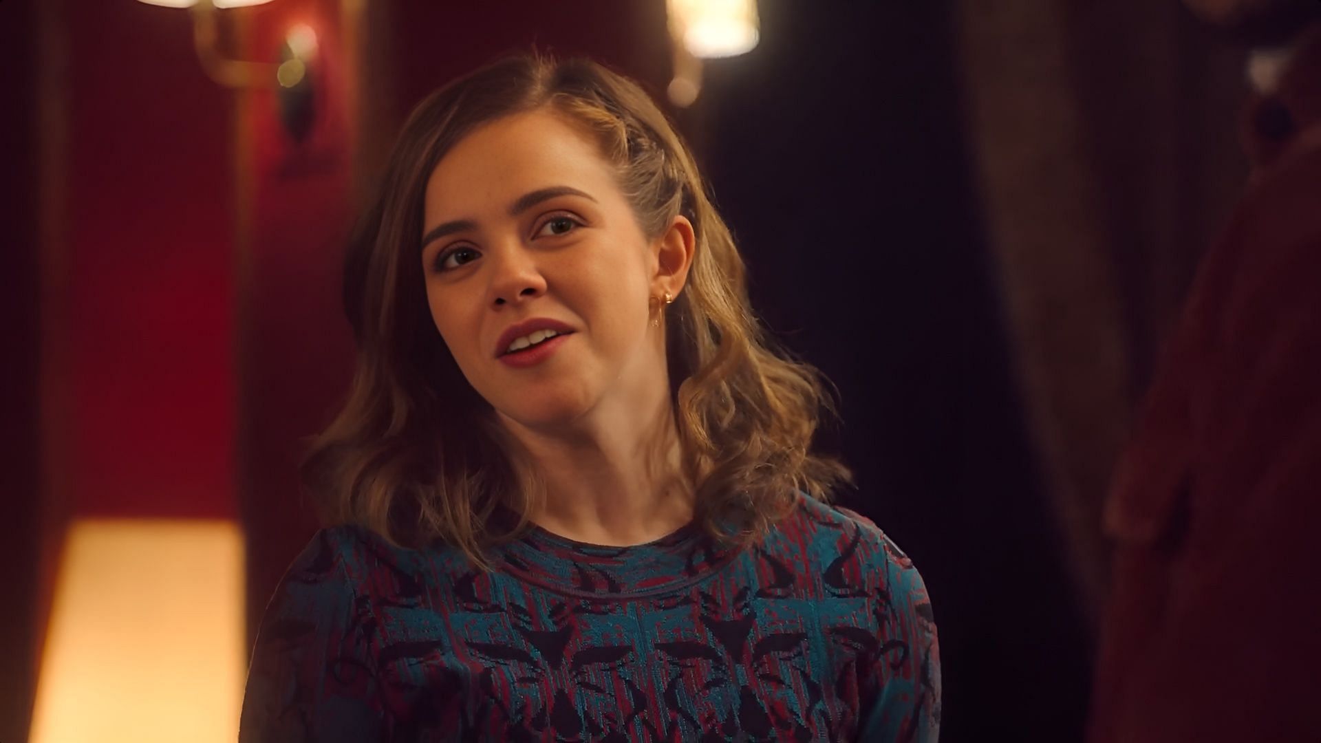 J&uacute;lia Svacinna plays Mariana in Almost Family (Image via Netflix)