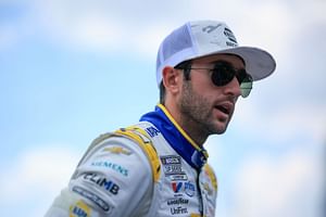 WATCH: Chase Elliott brushes against the walls at Chicago Street circuit