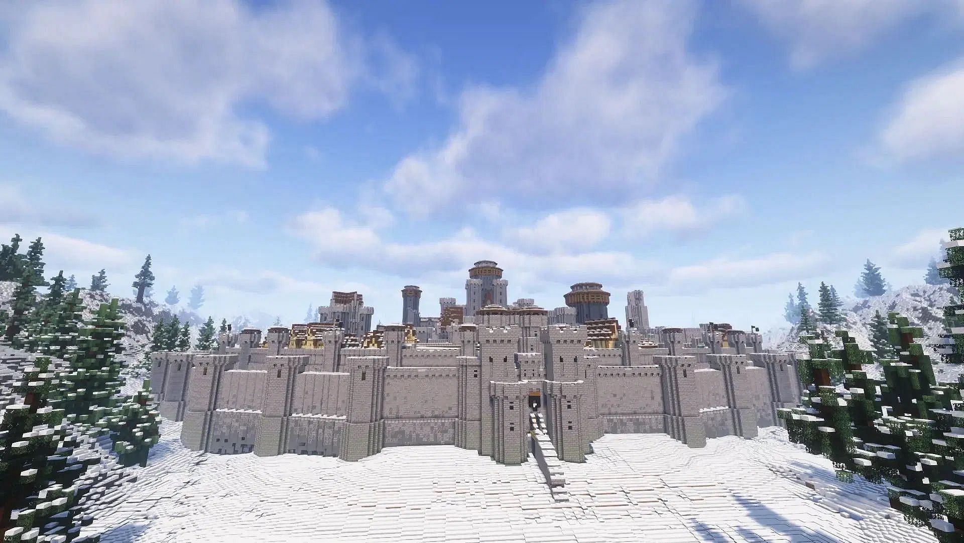 The Winterfell castle build in the blocky world (Image via Reddit/afroforge/Mojang Studios)