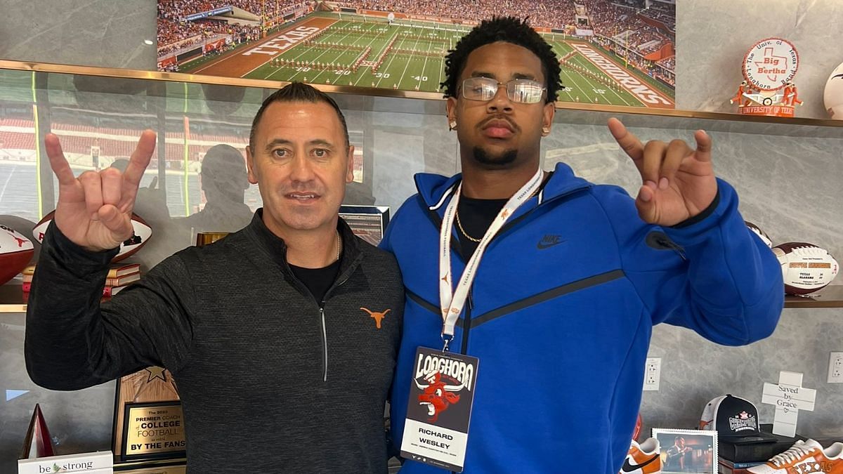 Richard Wesley takes photo with Texas Longhorns coach Steve Sarkisian (Image Credit: X/@Richard23Wesley)