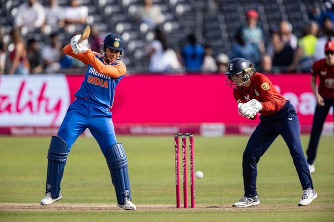 स्मृति मंधाना की फिफ्टी गई बेकार, तीसरे T20I में भारत को मिली हार; इंग्लैंड ने सीरीज में खुद को रखा जीवित