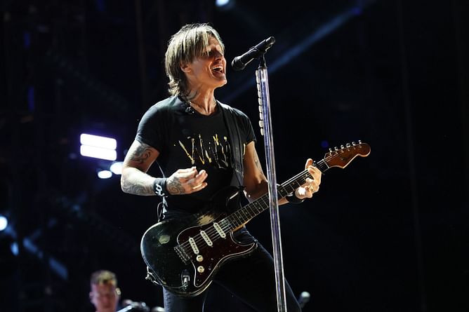 Did a question about Nicole Kidman’s "love scenes" cut Keith Urban’s radio interview short?
