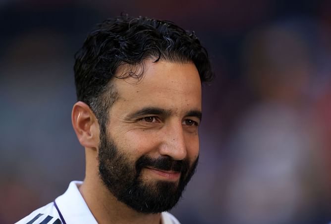 Manchester United ready to submit €30 million offer to sign 26-year-old Brazilian midfielder: Reports