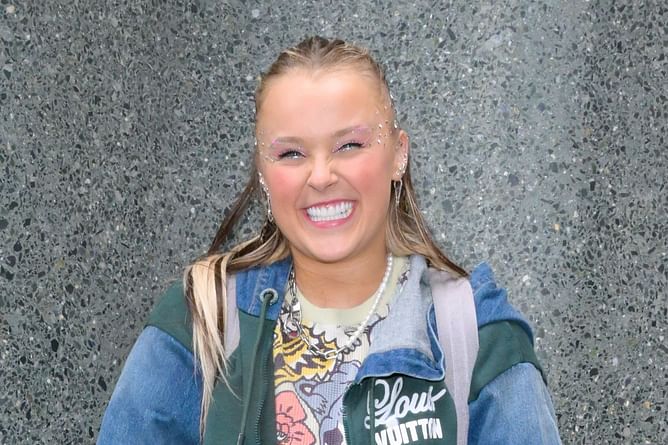 "How does one just do a 180 like this?" – Internet reacts as JoJo Siwa's rebrand sparks drama amid latest music video